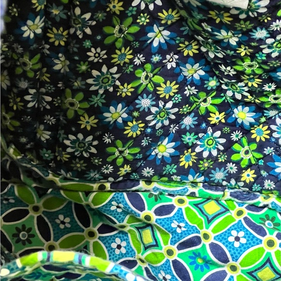 Vera Bradley large tote good condition blue and green comes with visor - Picture 8 of 13